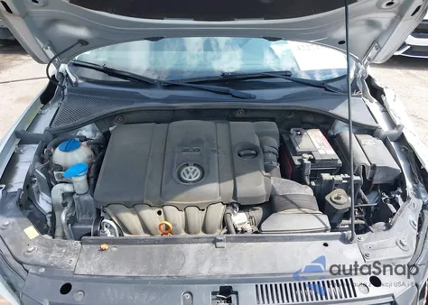 2012 Volkswagen Passat 2.5L S z USA, uszkodzony, nr VIN 1VWAP7A30CC048843